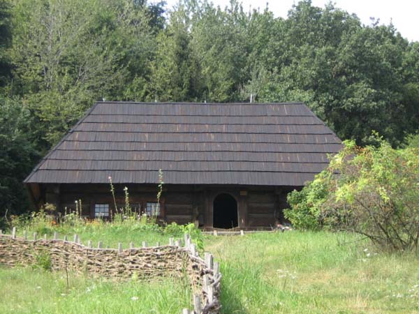 The National Museum of Folk Architecture and Folkways of Ukraine (Kyiv): a house from Transcarpathia. Image - The National Museum of Folk Architecture and Folkways of Ukraine (Kyiv): a house from Transcarpathia.
